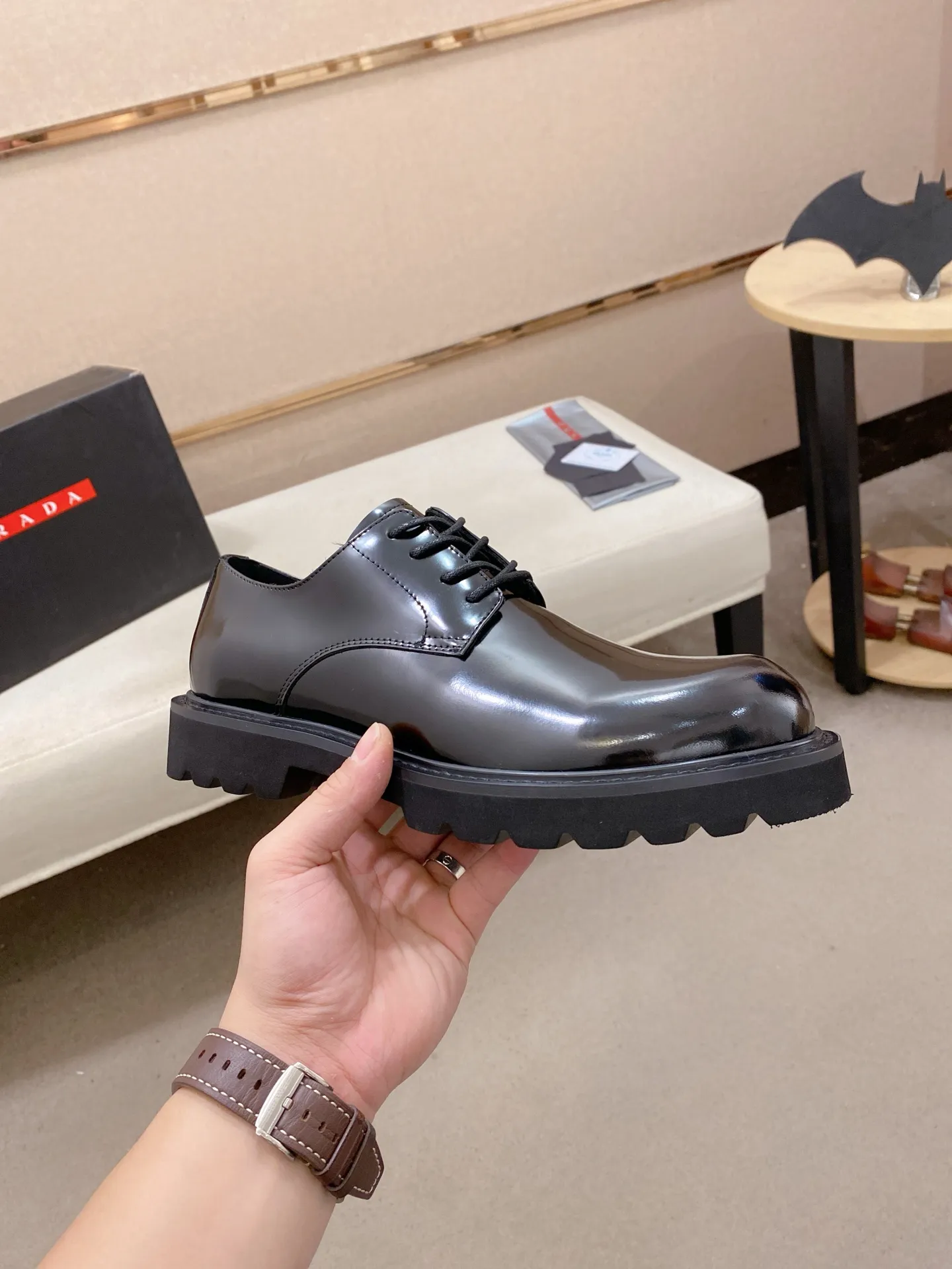 Factory price 640💰 🍁🍁High version High-quality new PRADA (Prada) counters are launched simultaneously, new men's shoes, 😘fabrics are selected from imported lacquered first-layer cowhide, and imported cowhide lining. 👍🏿 High-end ☄️ air-cushion molded anti-slip rubber outsole, exquisite lines, simple and elegant, comfortable and high-end for leisure travel. Code number: 38 to 45